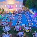 White dinner water show Villa Renoir 1